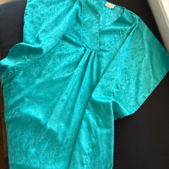 california dynasty Other - California Dynasty Teal Floral Kimono nightgown one size- vintage